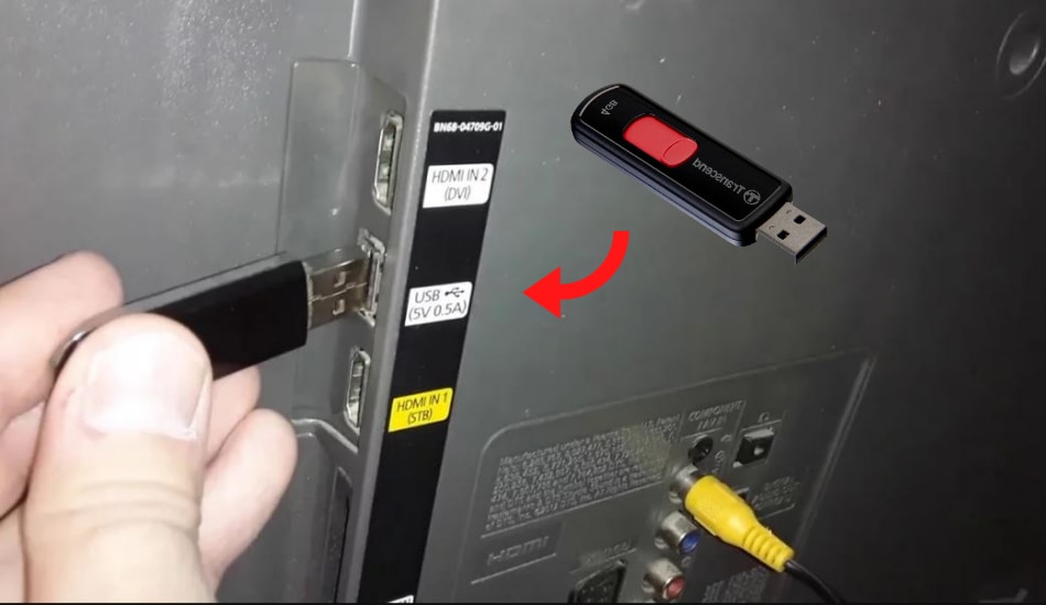 Connect the USB to stream IPTV on Toshiba Smart TV